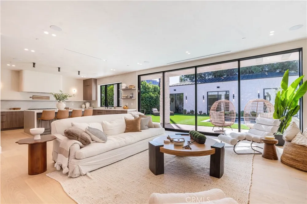 4759 Firmament Encino, CA 91436