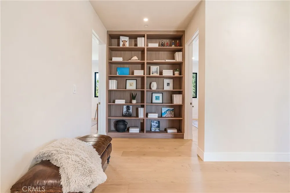 4759 Firmament Encino, CA 91436