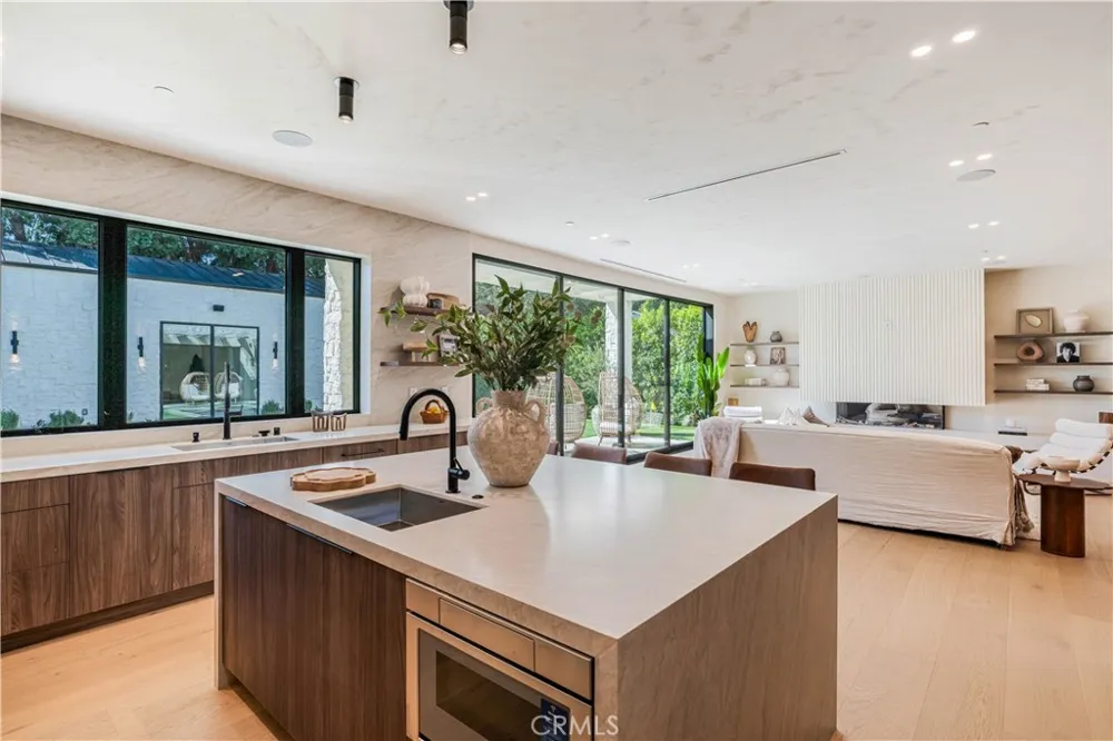 4759 Firmament Encino, CA 91436