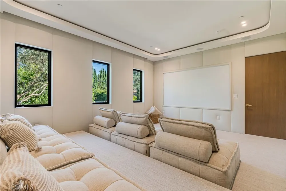 4759 Firmament Encino, CA 91436