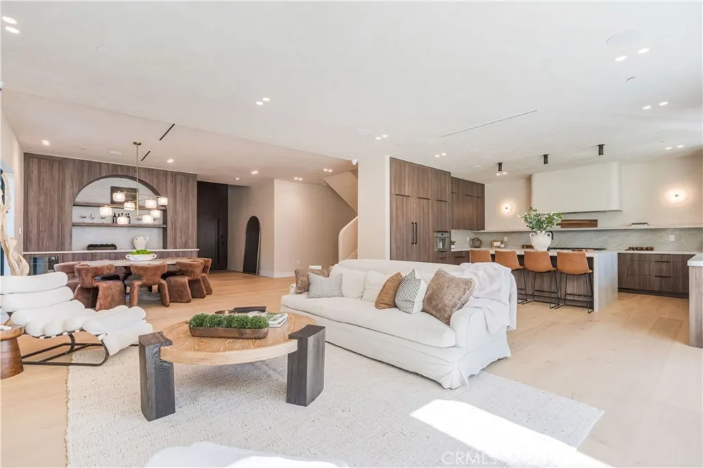 4759 Firmament Encino, CA 91436