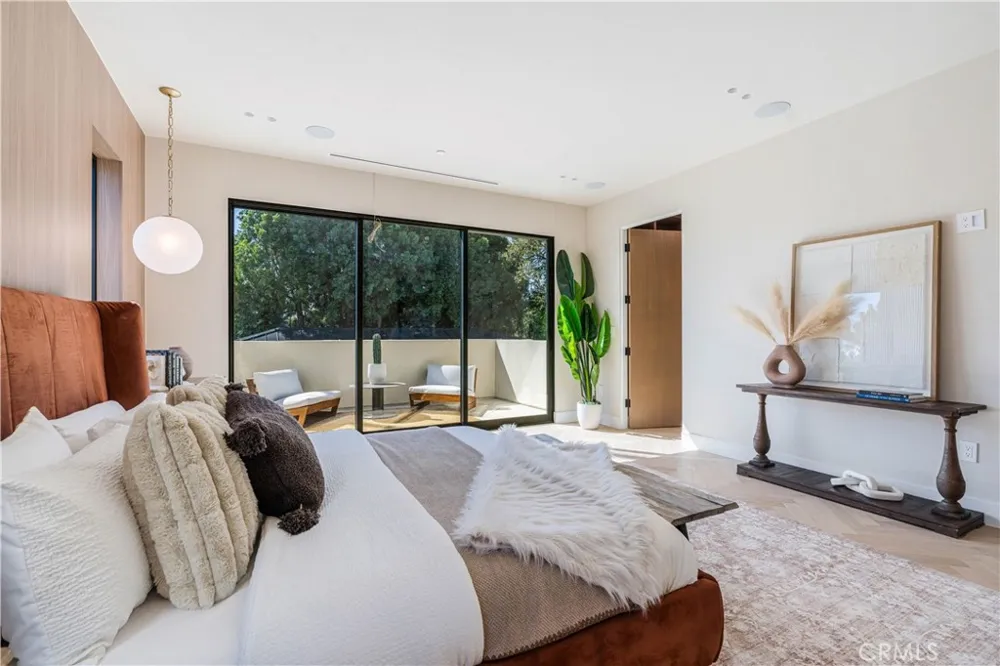 4759 Firmament Encino, CA 91436