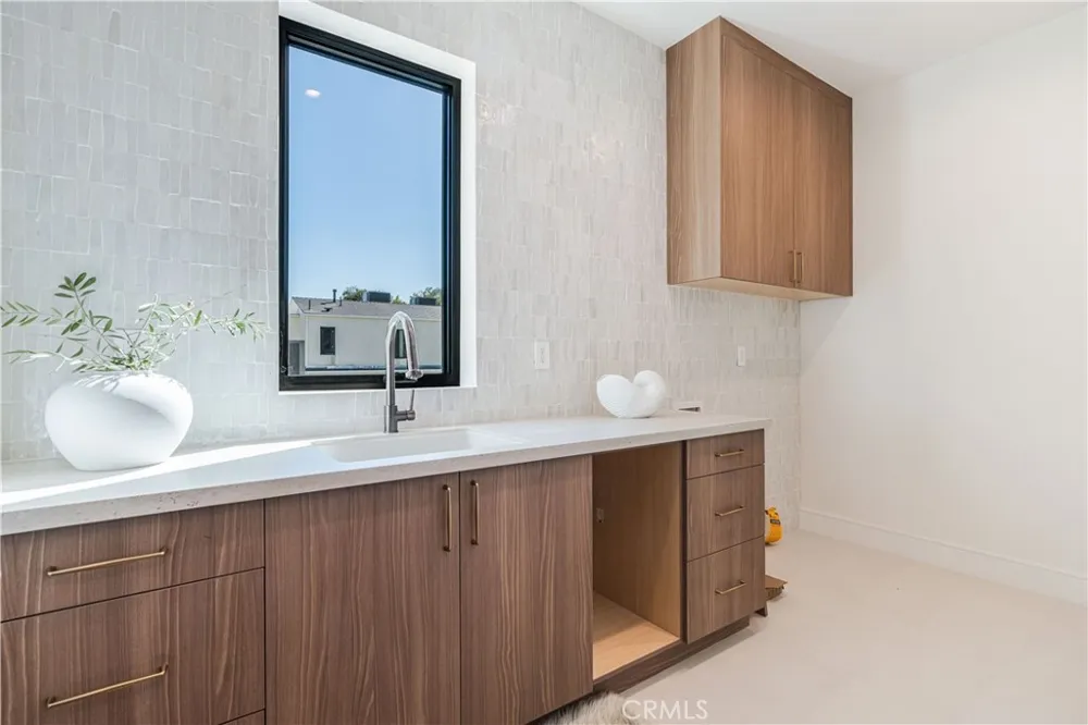 4759 Firmament Encino, CA 91436