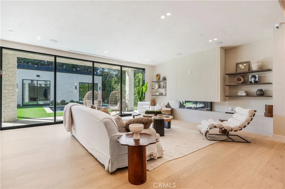 4759 Firmament Encino, CA 91436
