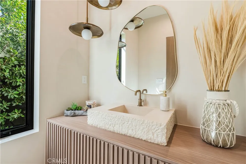 4759 Firmament Encino, CA 91436