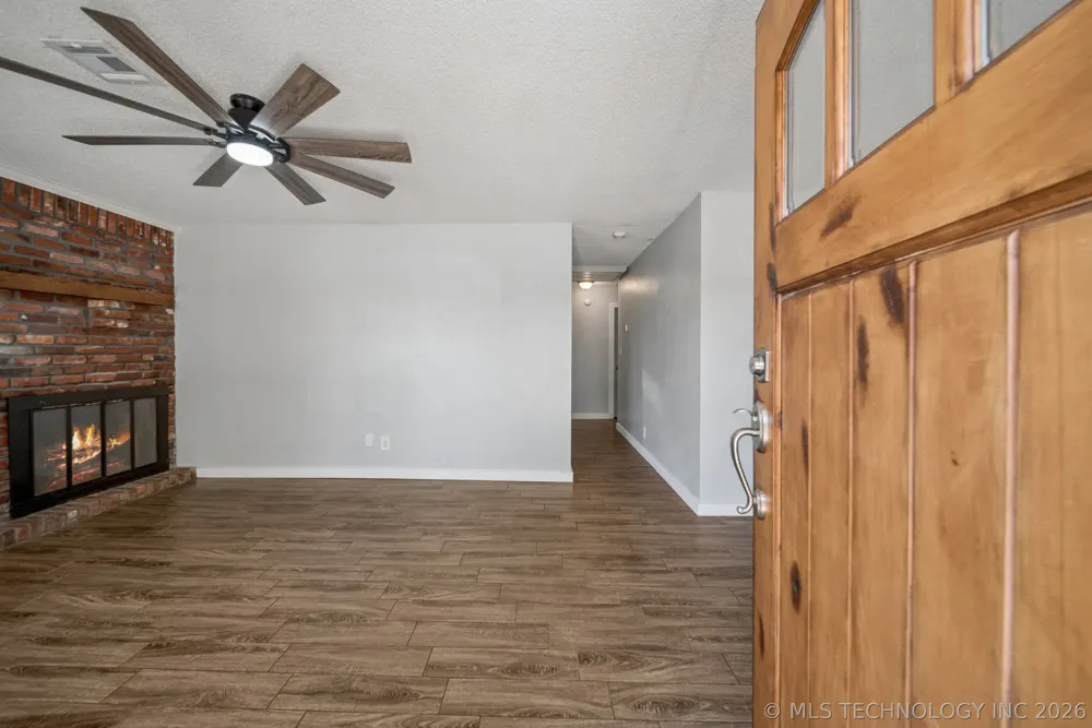 270 S 184th East EastAvenue Tulsa, OK 74108