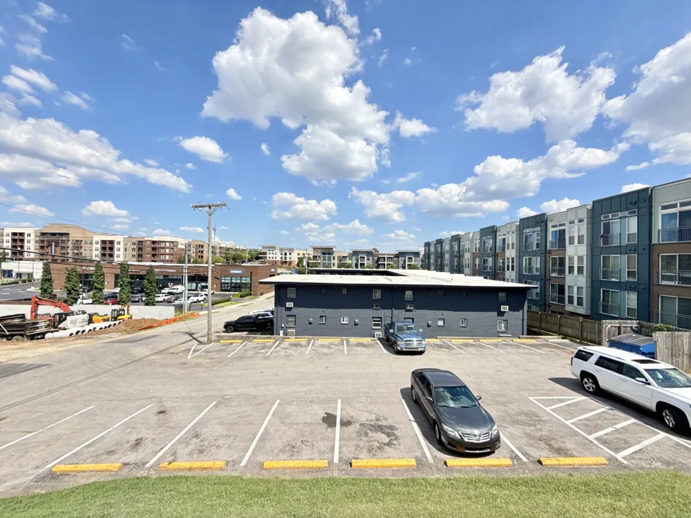 803 Hillview Hts #206 Nashville, TN 37204