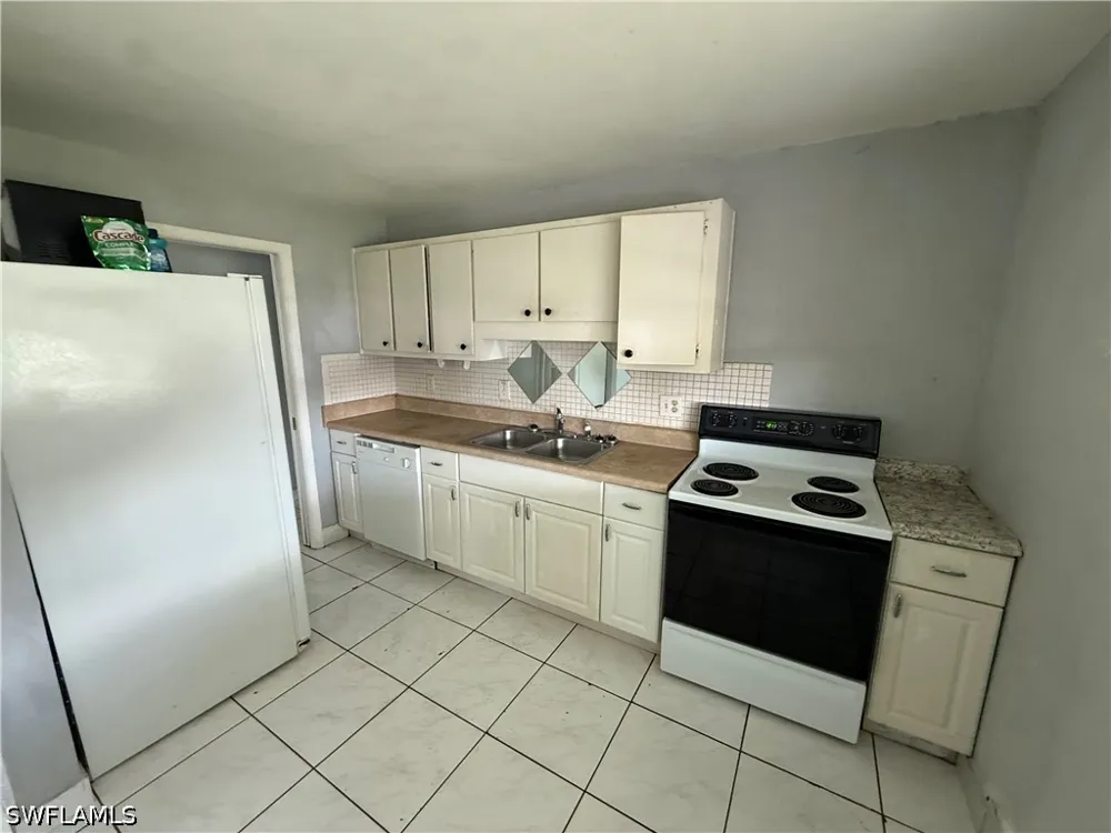 NE 15th Avenue Cape Coral, FL 33909
