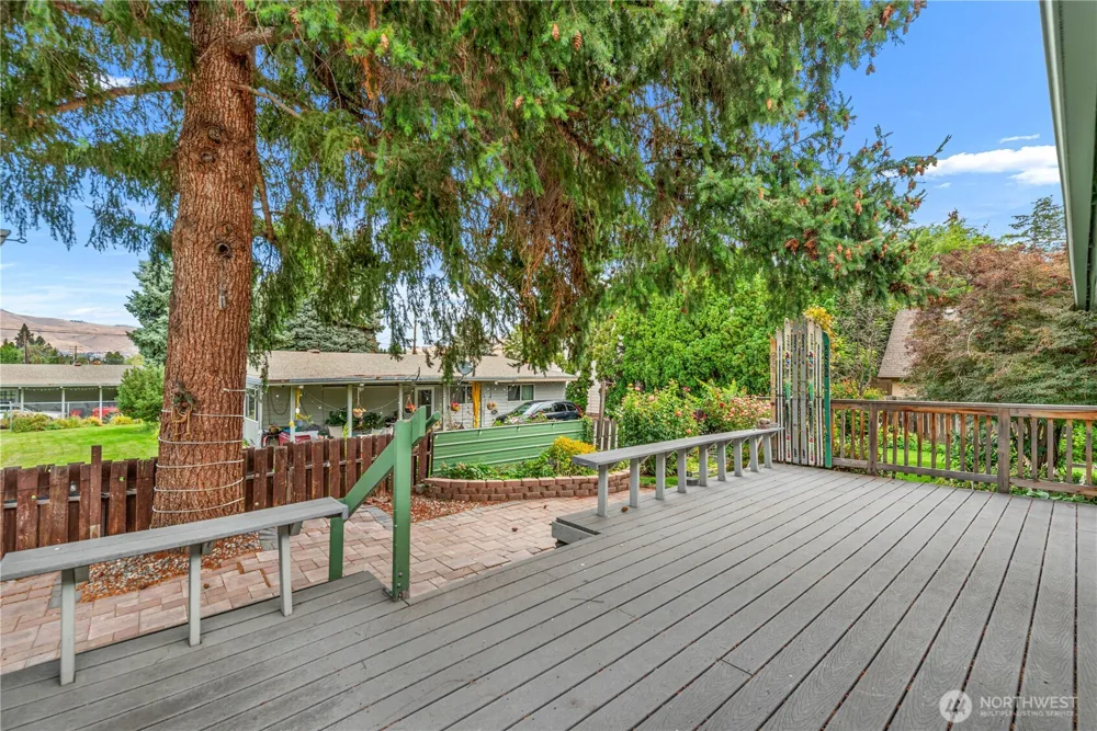 1216 4th Street Wenatchee, WA 98801