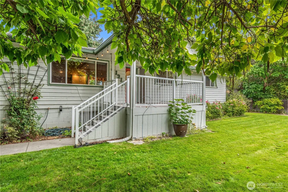 1216 4th Street Wenatchee, WA 98801