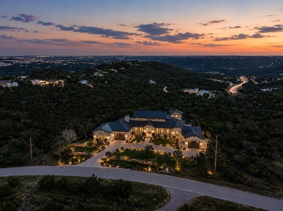 11207 Mountain Top Circle Jonestown, TX 78645