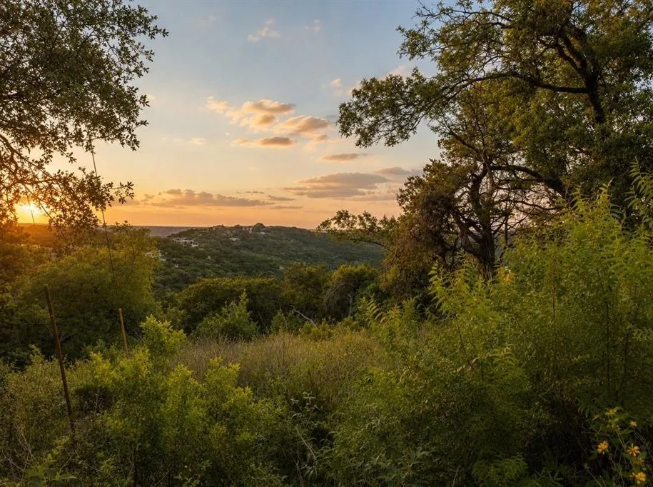 11207 Mountain Top Circle Jonestown, TX 78645