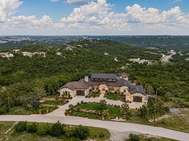 11207 Mountain Top Circle Jonestown, TX 78645