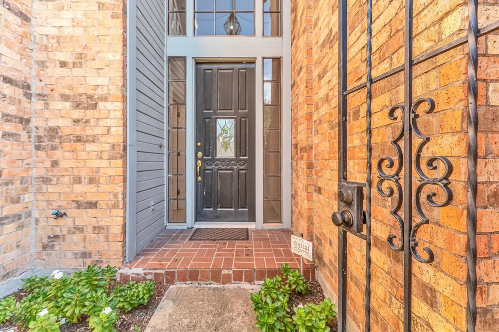 109 W 10th Street W Houston, TX 77008
