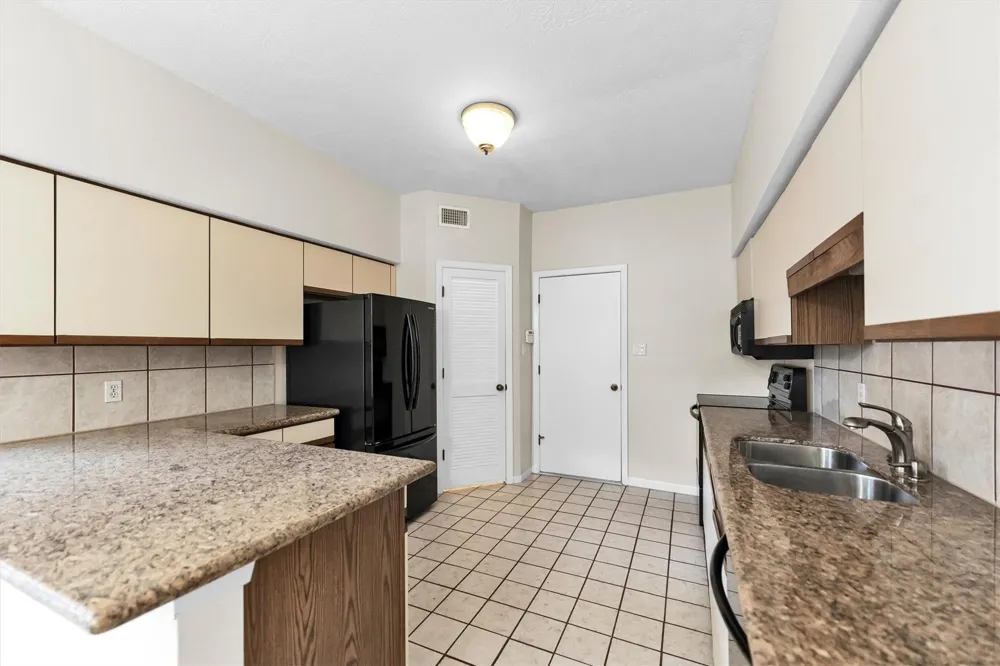 109 W 10th Street W Houston, TX 77008
