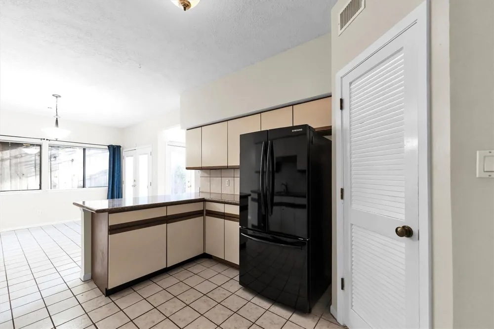 109 W 10th Street W Houston, TX 77008