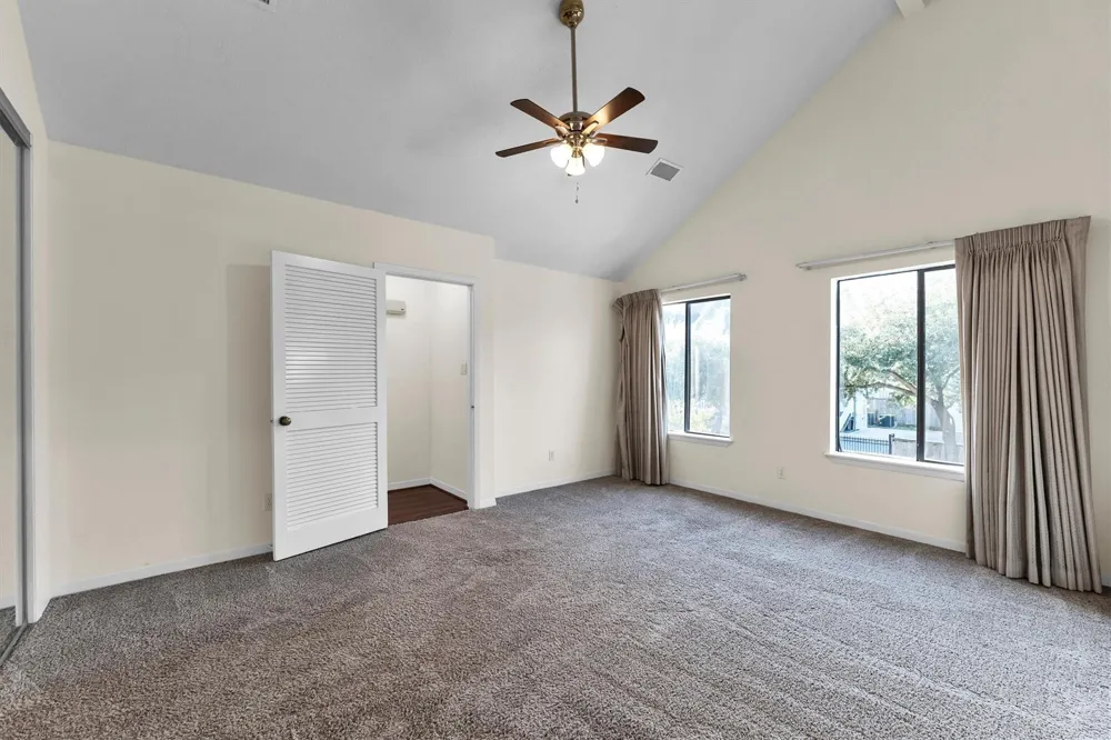 109 W 10th Street W Houston, TX 77008