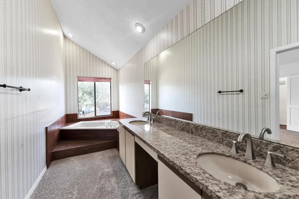 109 W 10th Street W Houston, TX 77008