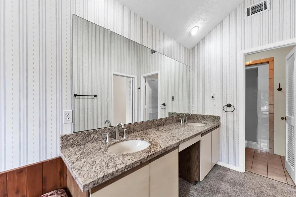 109 W 10th Street W Houston, TX 77008