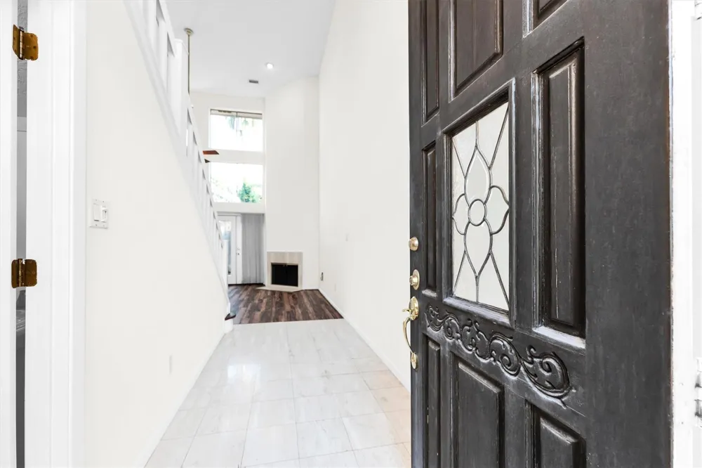 109 W 10th Street W Houston, TX 77008