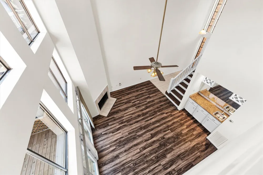 109 W 10th Street W Houston, TX 77008