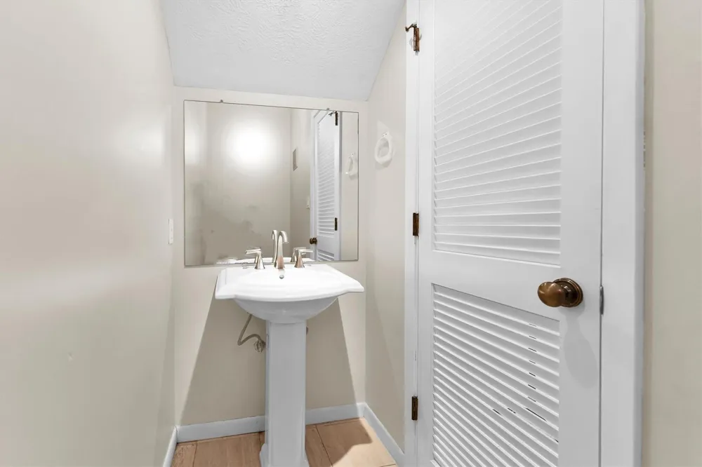 109 W 10th Street W Houston, TX 77008