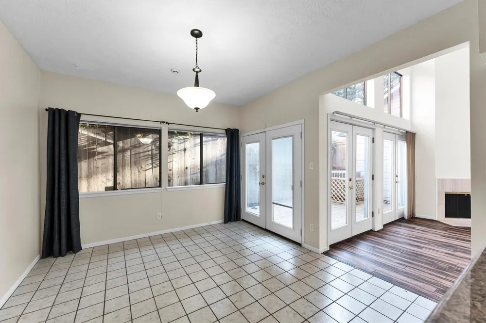 109 W 10th Street W Houston, TX 77008