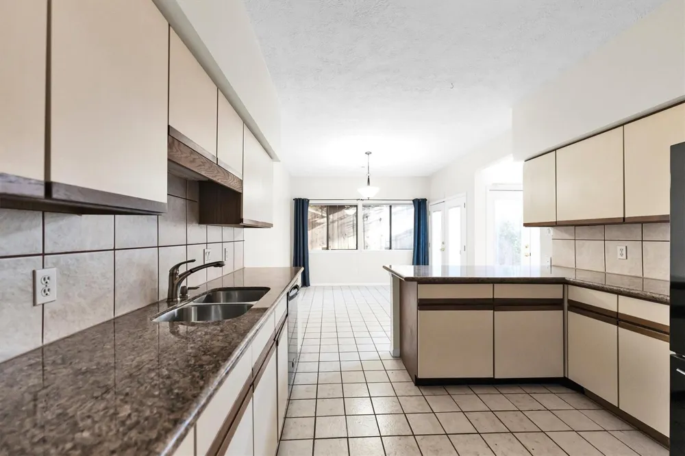 109 W 10th Street W Houston, TX 77008