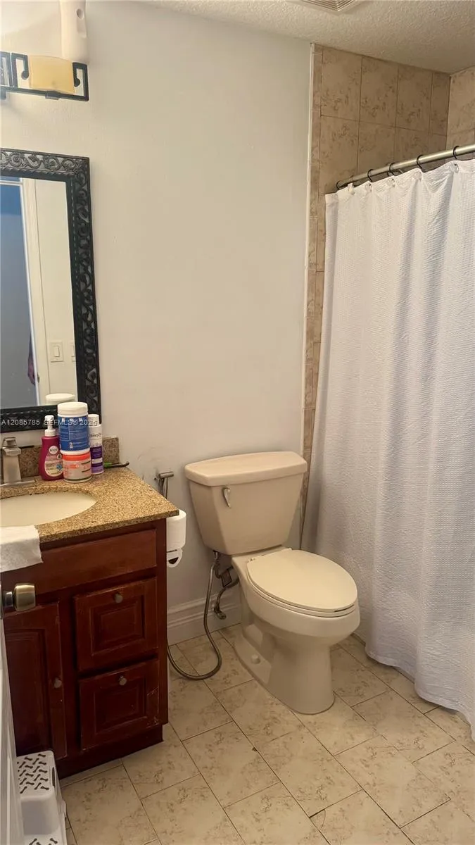 7329 NW 174th Ter #101 Hialeah, FL 33015