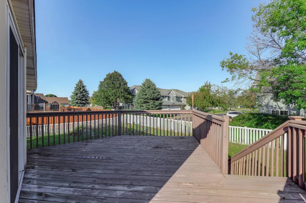 11012 Edgewood Avenue Champlin, MN 55316
