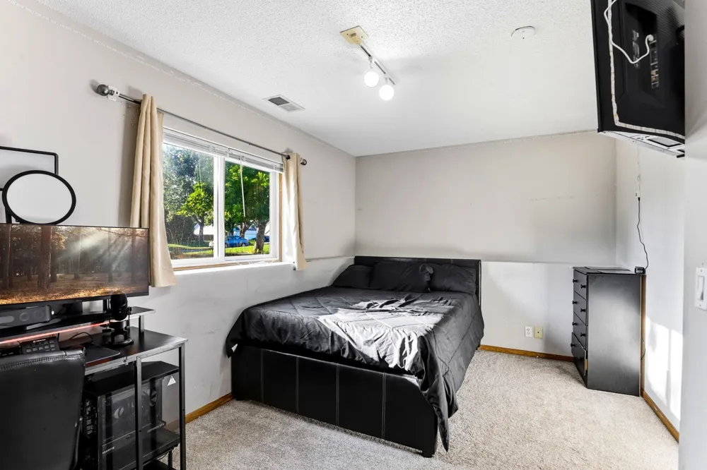 11012 Edgewood Avenue Champlin, MN 55316