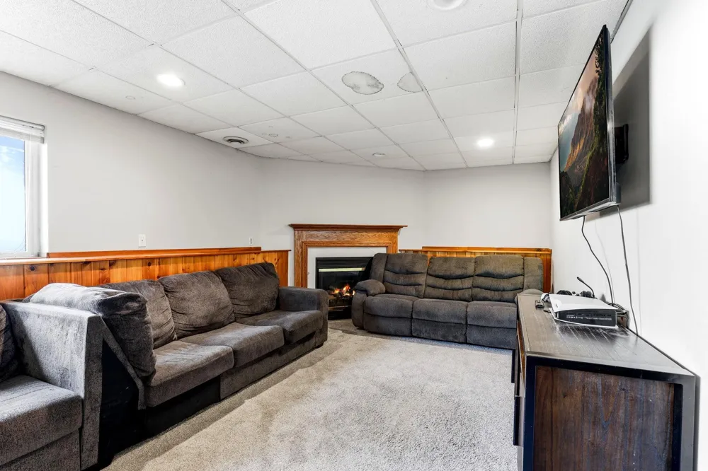 11012 Edgewood Avenue Champlin, MN 55316