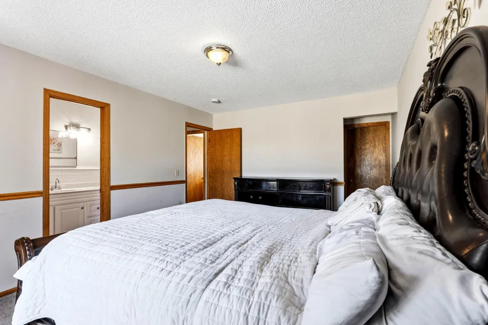 11012 Edgewood Avenue Champlin, MN 55316