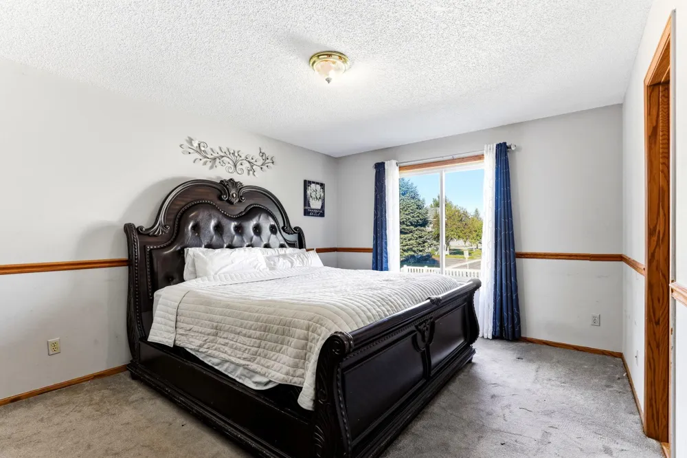 11012 Edgewood Avenue Champlin, MN 55316