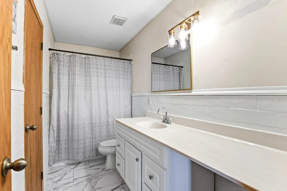 11012 Edgewood Avenue Champlin, MN 55316