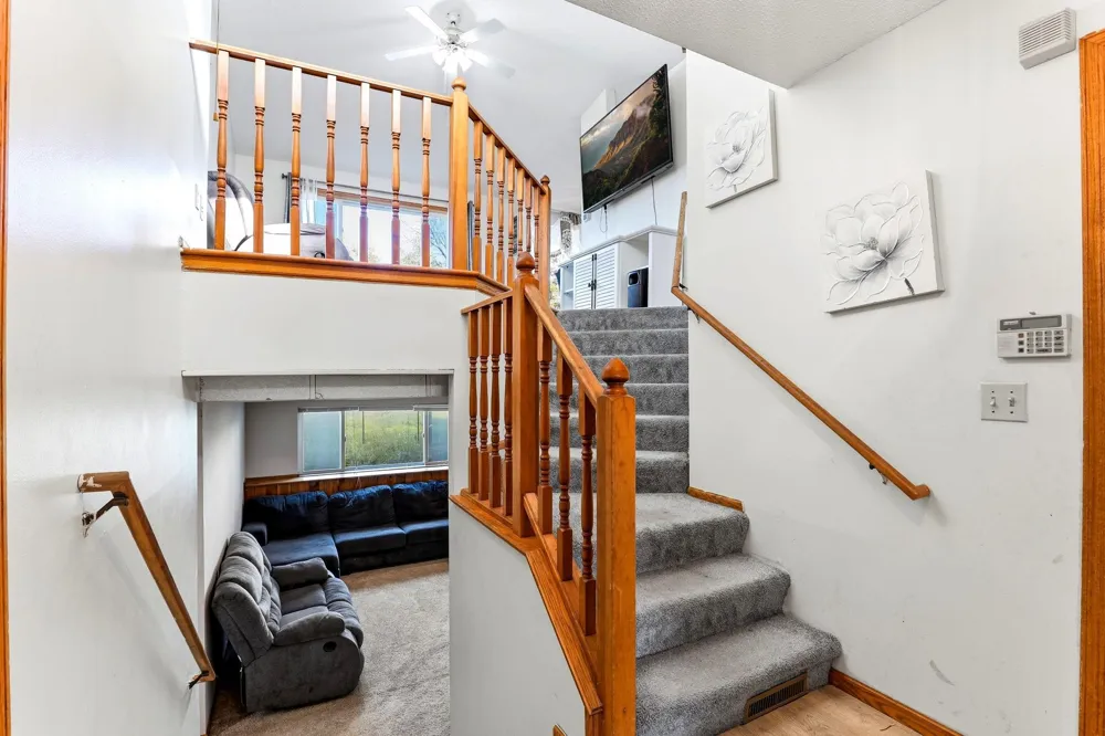 11012 Edgewood Avenue Champlin, MN 55316