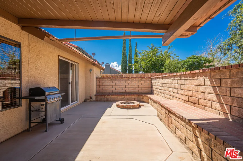 37519 Rose Street Palmdale, CA 93552
