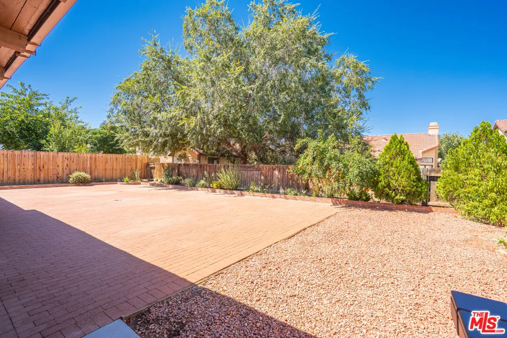 37519 Rose Street Palmdale, CA 93552