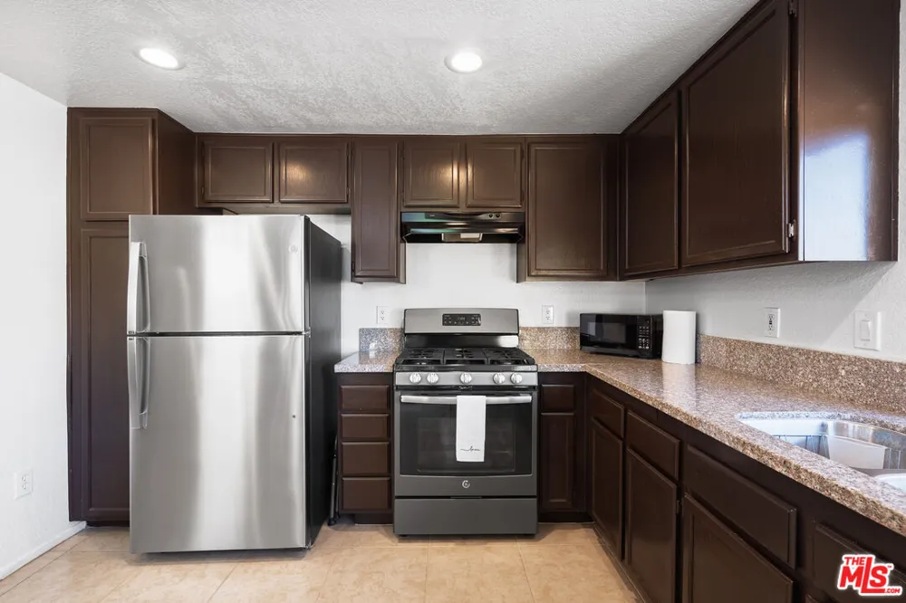 37519 Rose Street Palmdale, CA 93552