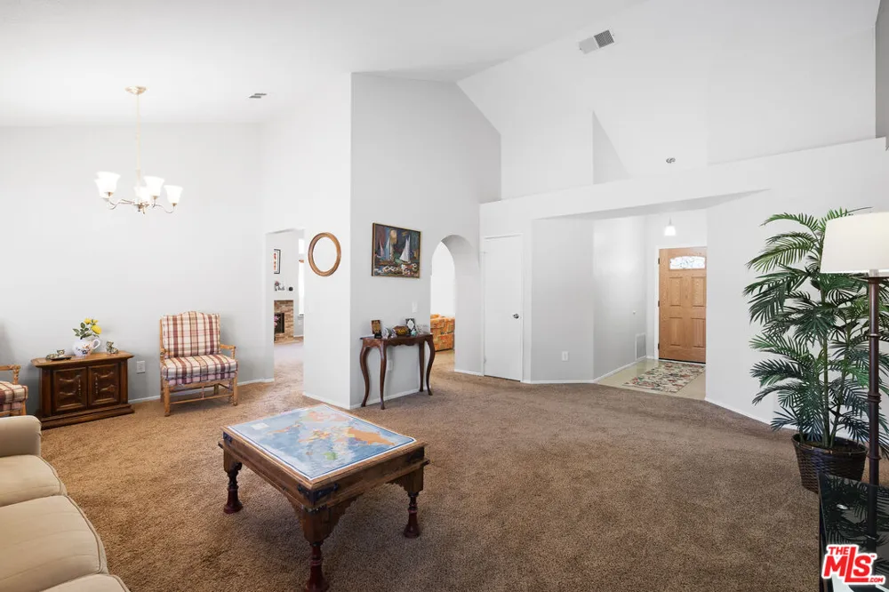 37519 Rose Street Palmdale, CA 93552