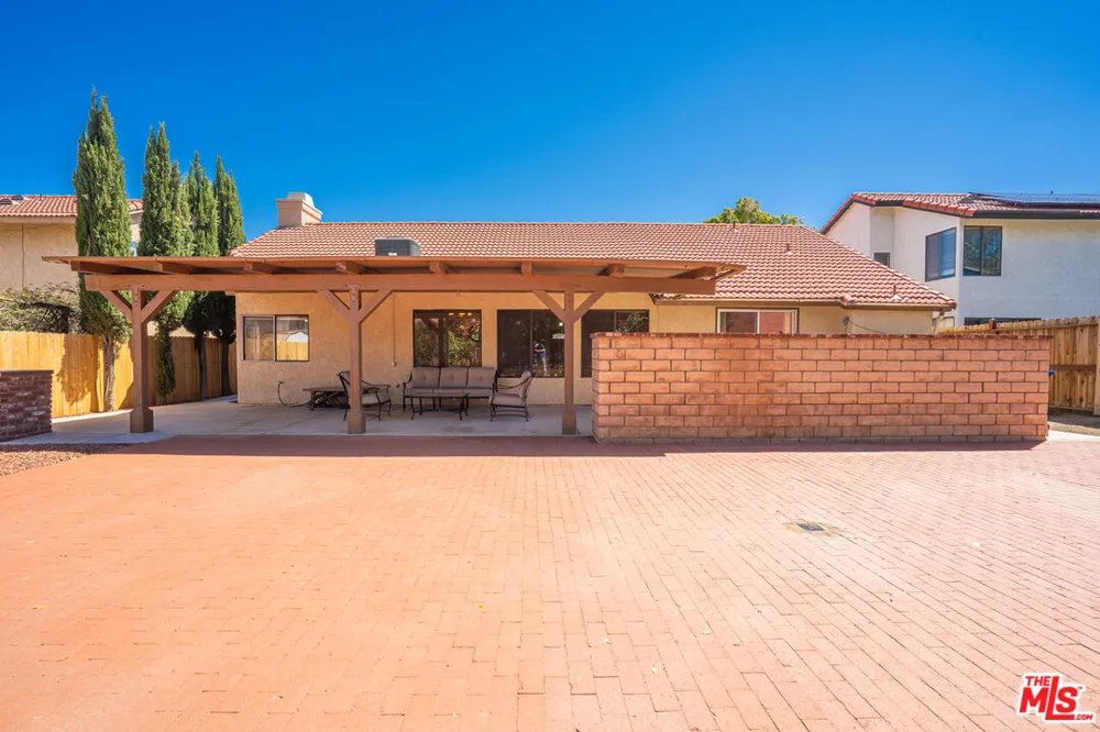 37519 Rose Street Palmdale, CA 93552