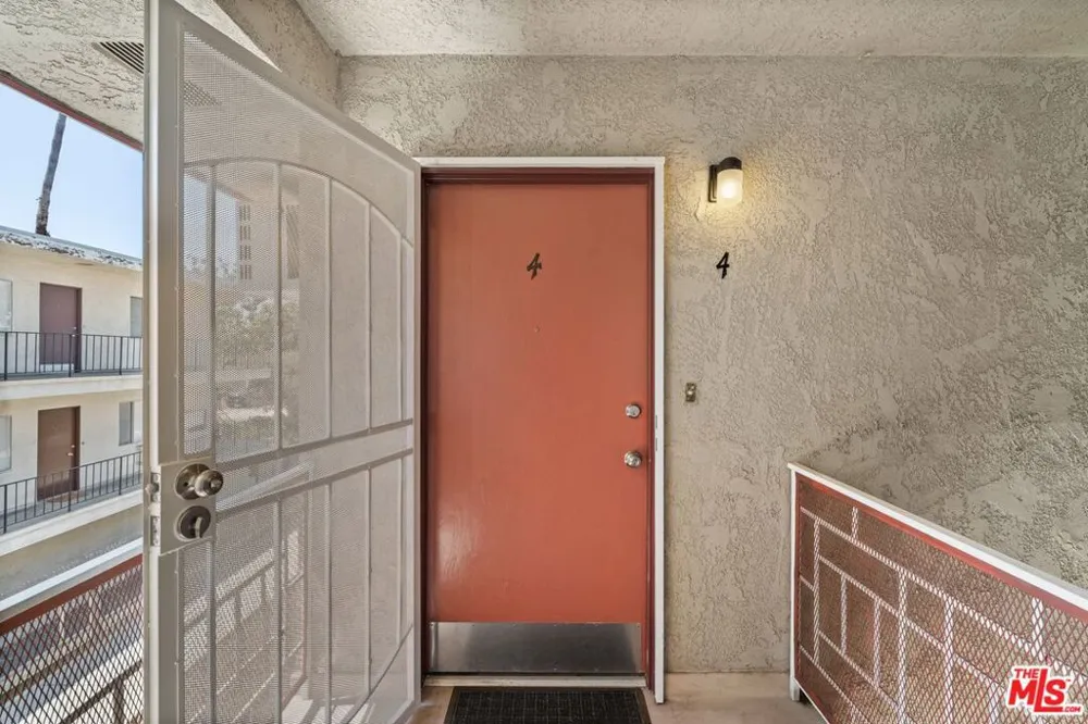 50 S Meridith Ave #4 Pasadena, CA 91106