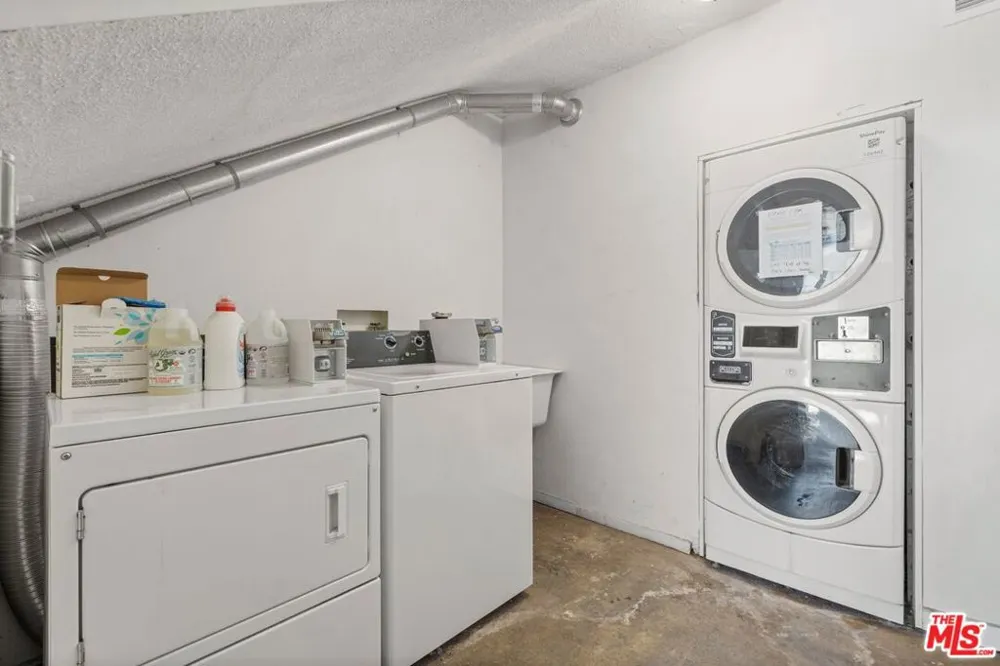 50 S Meridith Ave #4 Pasadena, CA 91106