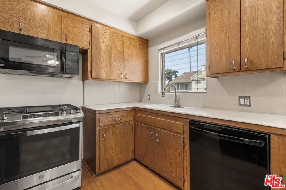 50 S Meridith Ave #4 Pasadena, CA 91106