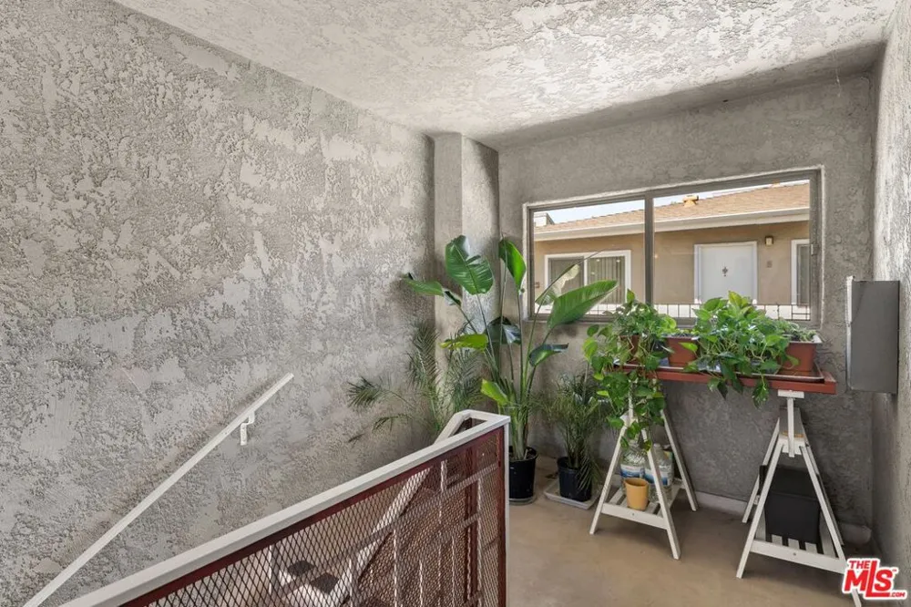 50 S Meridith Ave #4 Pasadena, CA 91106