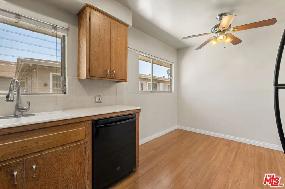 50 S Meridith Ave #4 Pasadena, CA 91106