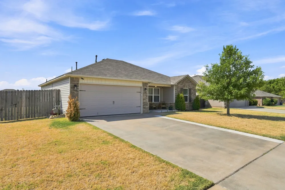 10004 E 107th Place Owasso, OK 74055