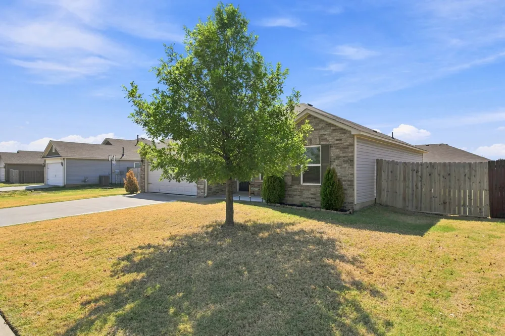 10004 E 107th Place Owasso, OK 74055
