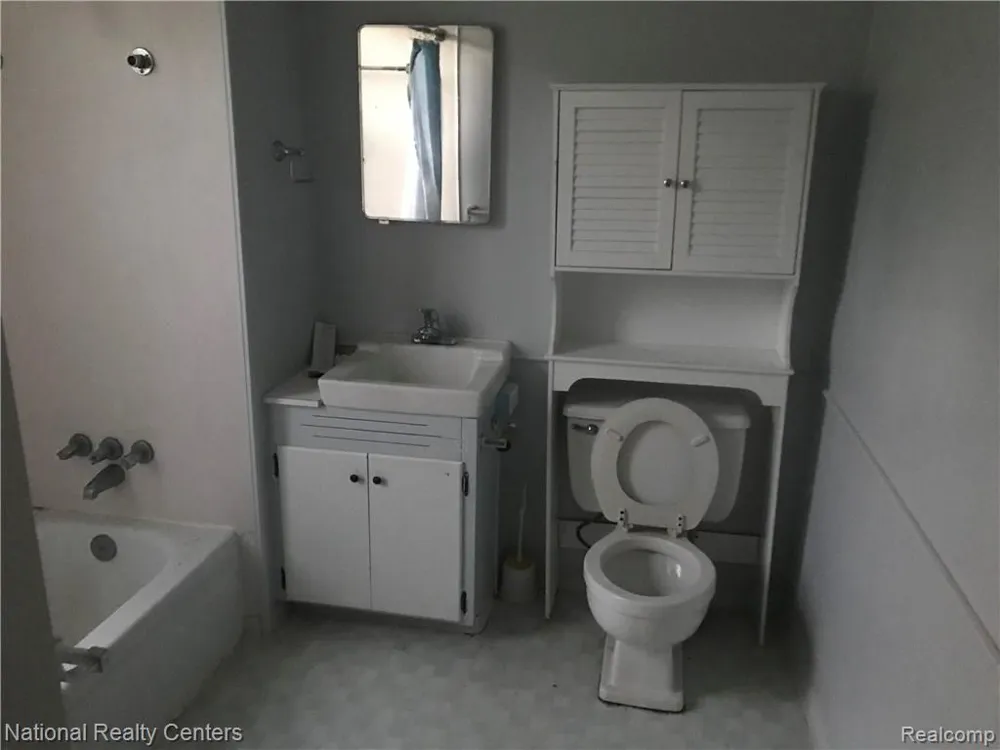10305 Dixie Highway Ira Township, MI 48023