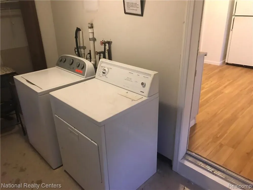 10305 Dixie Highway Ira Township, MI 48023